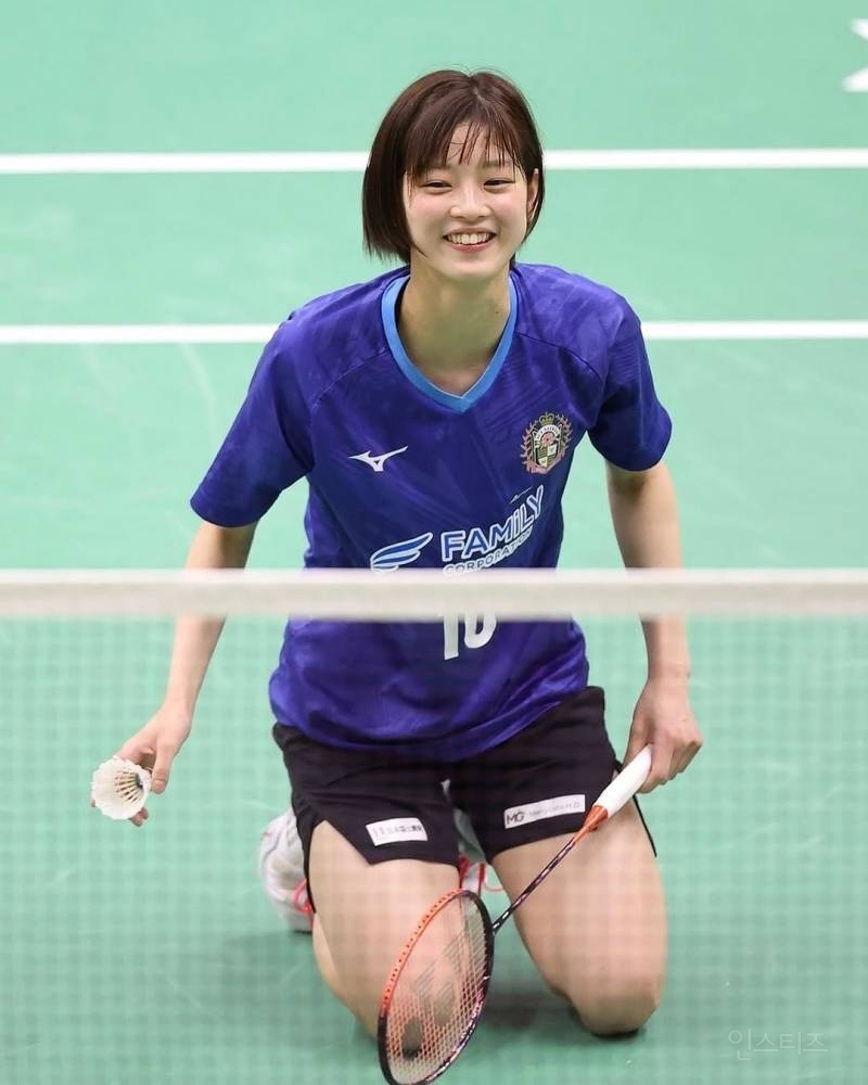 일본에서 귀엽다고 난리났던 배드민턴 선수.jpg | 인스티즈