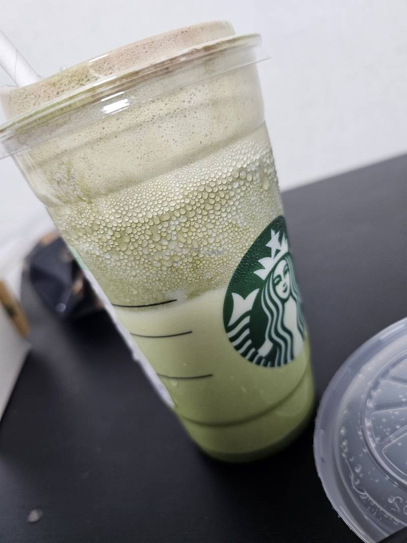 [잡담] 스벅ㅇ커피샀는데 징그러워 | 인스티즈