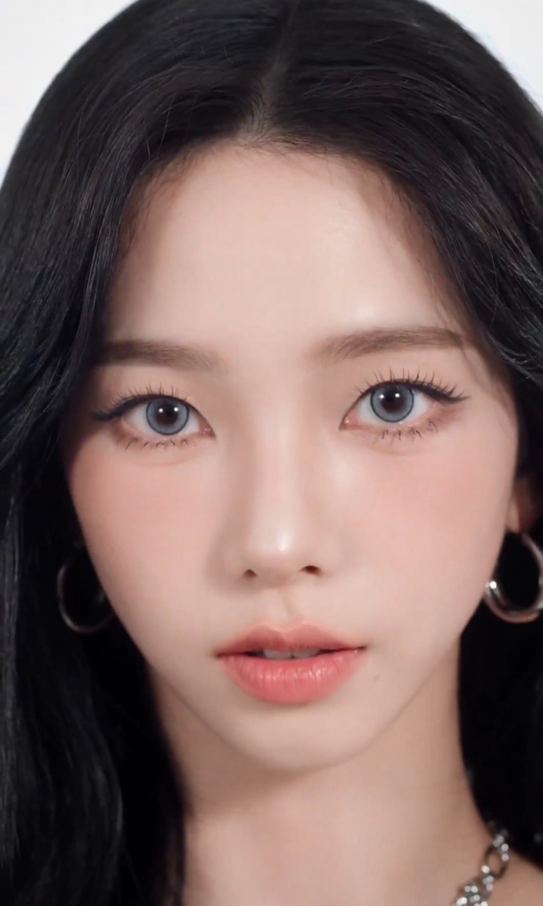 [잡담] 너무 아름다운 카리나 렌즈 광고 얼빡 | 인스티즈