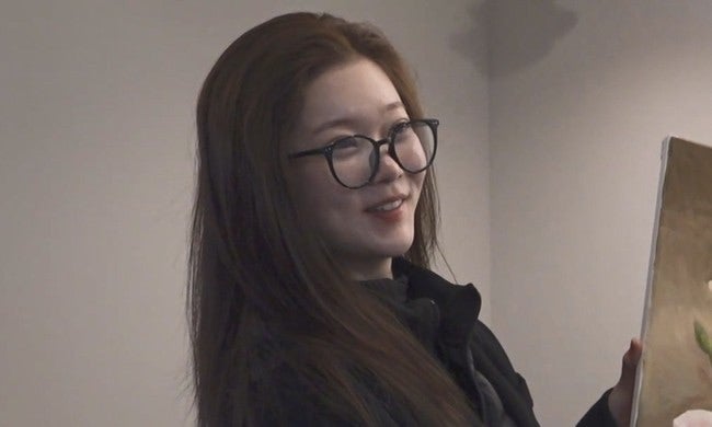 [잡담] 나혼산 츠키가 착용한 검정 안경 어디껀지 아는사람?? | 인스티즈