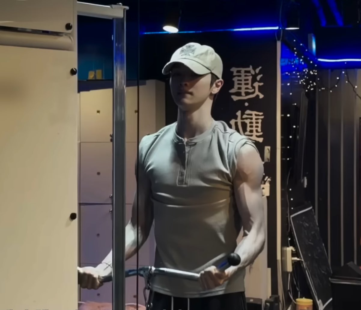 [잡담] 성찬... 운동할때 얼굴 표정 안구기는거 대단 | 인스티즈