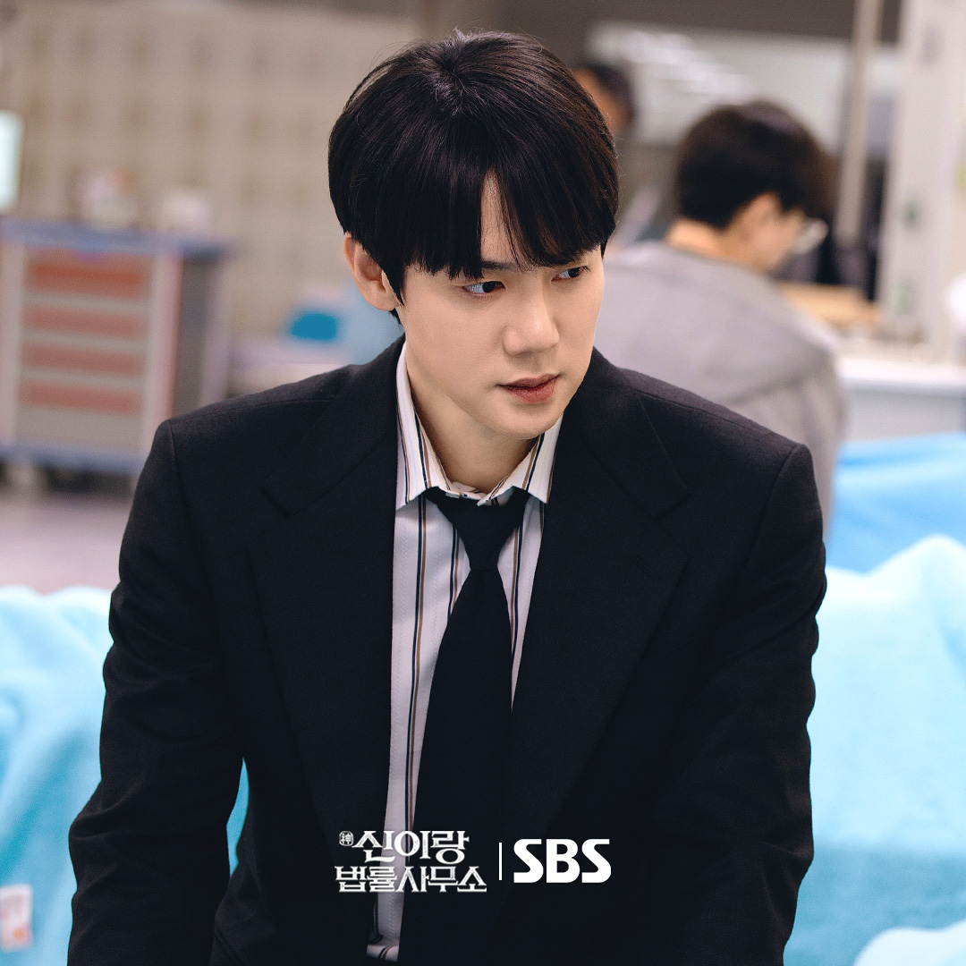 [잡담] 신이랑) 그래서 금요일은 언제 오나요🥲오직 유연석만 가능한 짜릿한 빙의 쇼✨ | 인스티즈