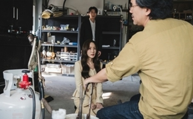 [정보/소식] 세이렌) 박민영, 작가 앞 무릎까지 꿇었다조사관 위하준도 깜짝(세이렌) | 인스티즈