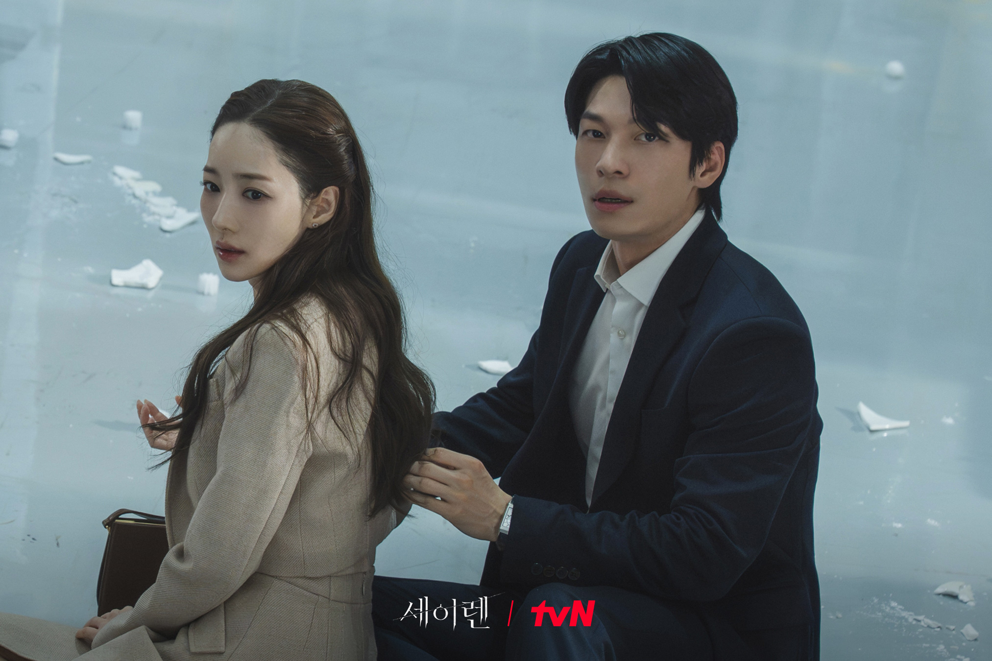 [잡담] 세이렌) 정체불명의 협박 메시지와설아를 쫓는 수상한 그림자그녀를 위협하는 범인의 정체는?😱 | 인스티즈