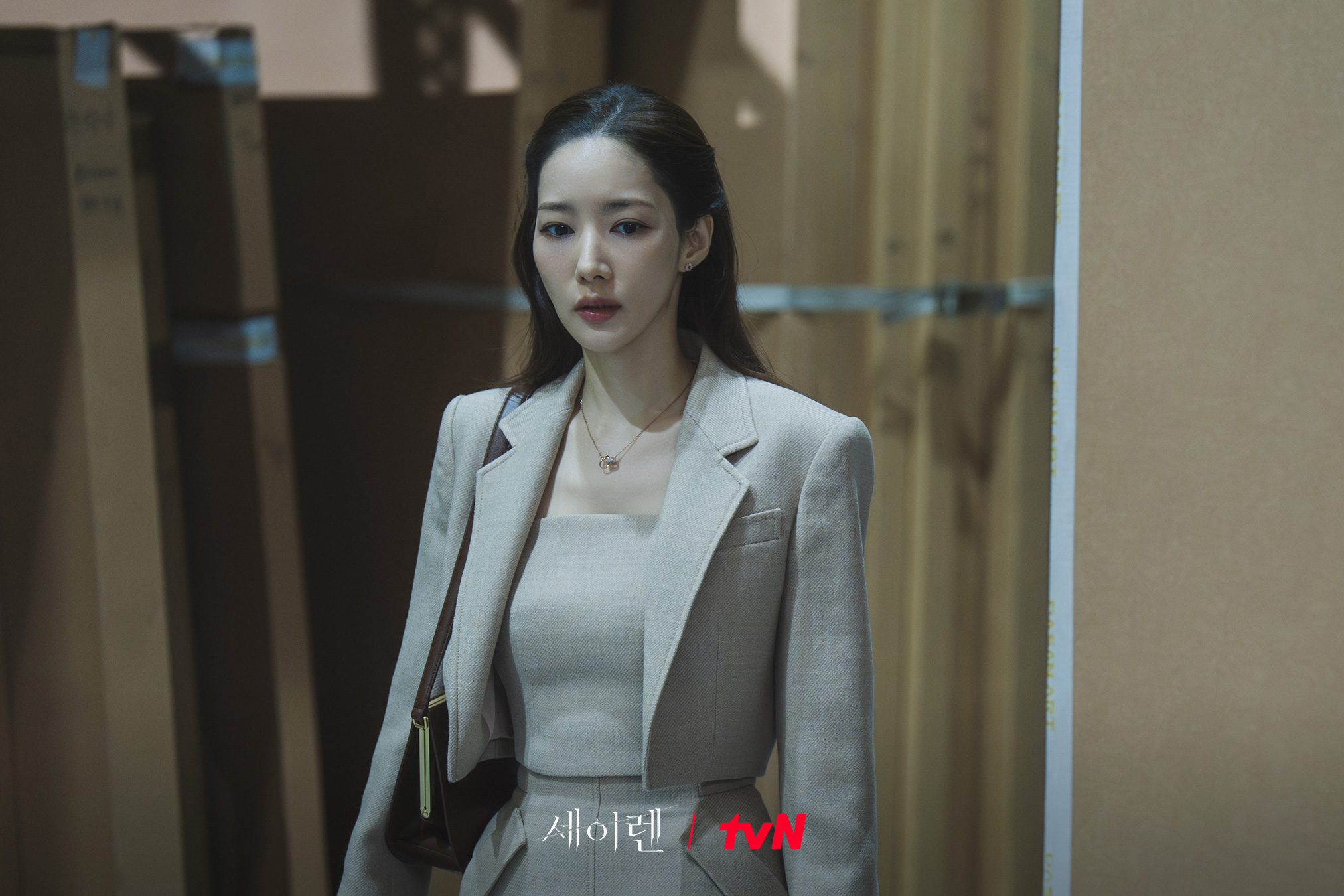 [잡담] 세이렌) 정체불명의 협박 메시지와설아를 쫓는 수상한 그림자그녀를 위협하는 범인의 정체는?😱 | 인스티즈