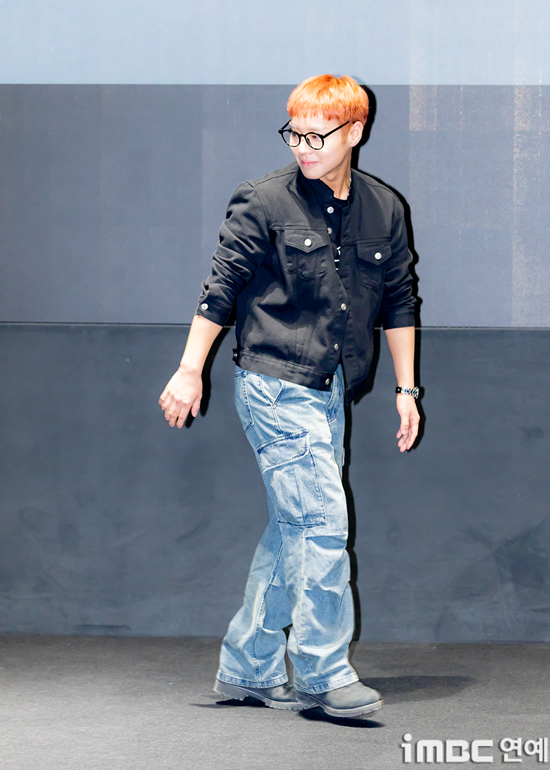 [잡담] 아니 오늘 박지훈 겁나 행복해보이네 | 인스티즈