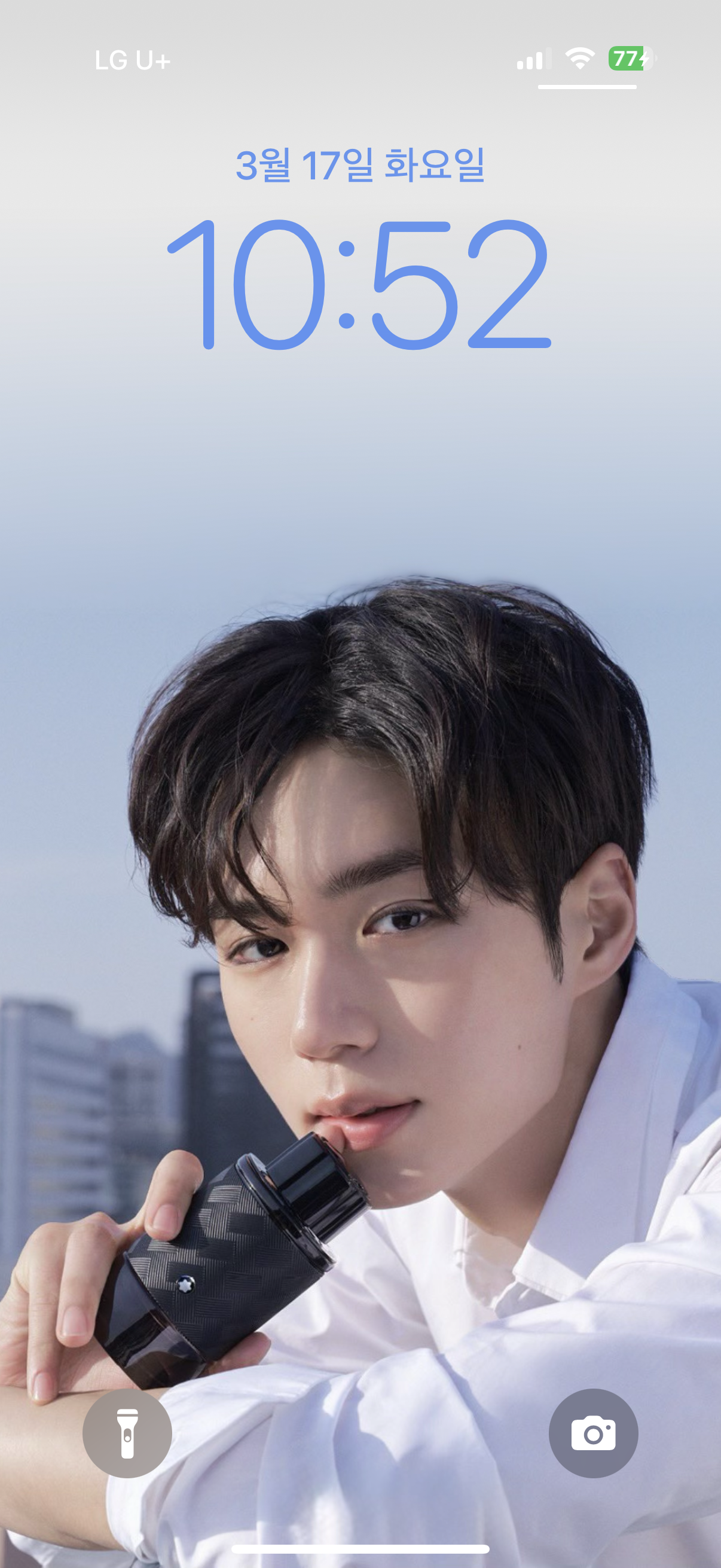 [잡담] 얼마전에 누가 김준서 향수광고 사진 올려준걸로 | 인스티즈