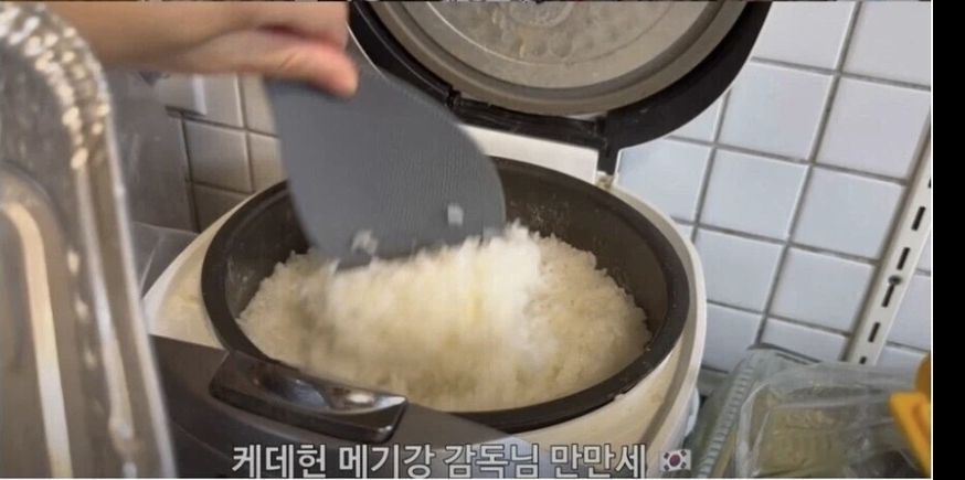 [잡담] 방탄 블핑 케데헌이 고맙다는 재미교포 사장님 | 인스티즈