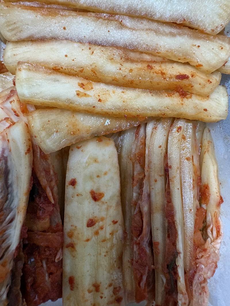 [잡담] 김장할때 무 통으로 넣으면 그거 진짜 맛도리 | 인스티즈