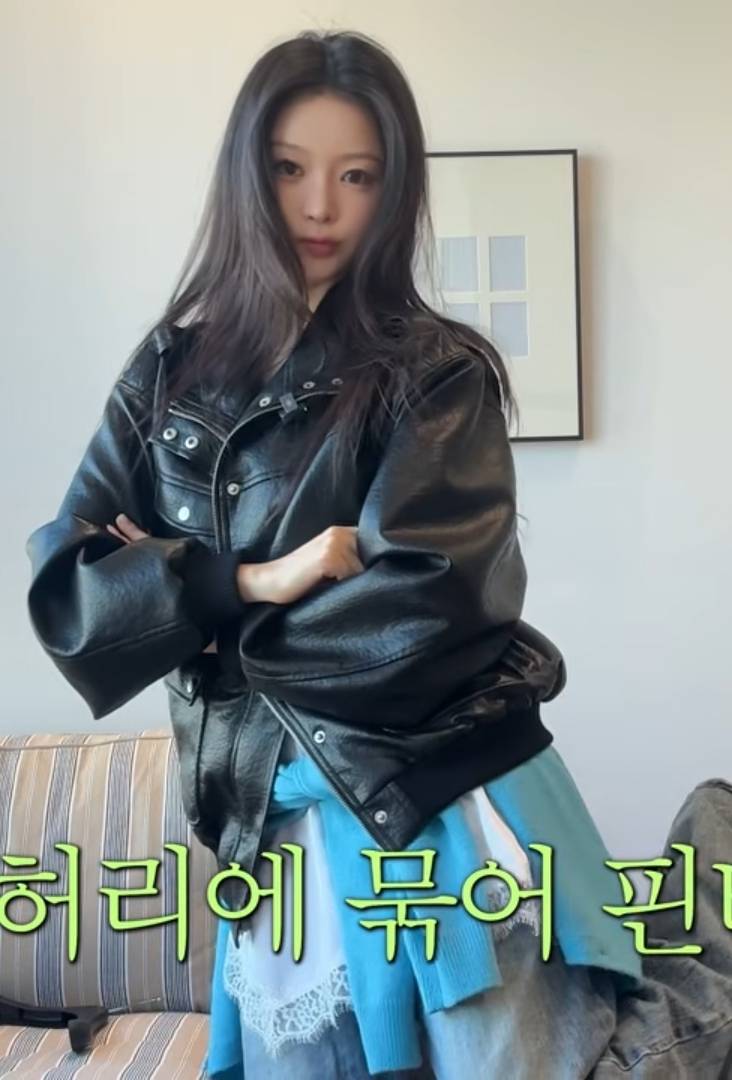 [잡담] 얘들아 레더자켓 하나만 골라주라!!!! 둘 중 뭐살까 | 인스티즈