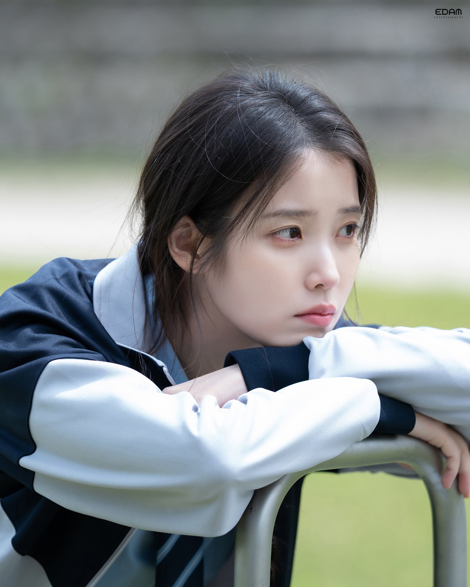 [잡담] 아이유 교복하면 작년 미인 때가 | 인스티즈