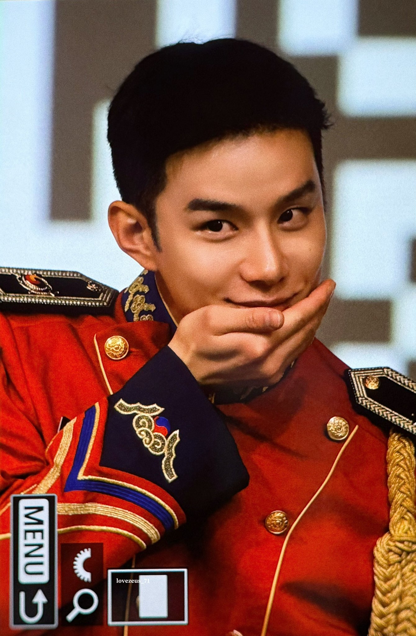 [잡담] 정우 군악대 행사에서 강아지귀하고 아궁빵하는거 | 인스티즈