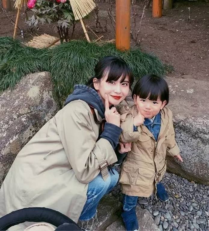 너무 예뻐서 화제를 모았던 일본 아기.jpg | 인스티즈