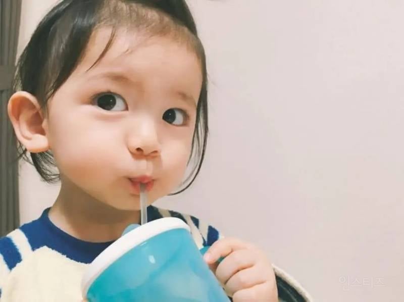 너무 예뻐서 화제를 모았던 일본 아기.jpg | 인스티즈