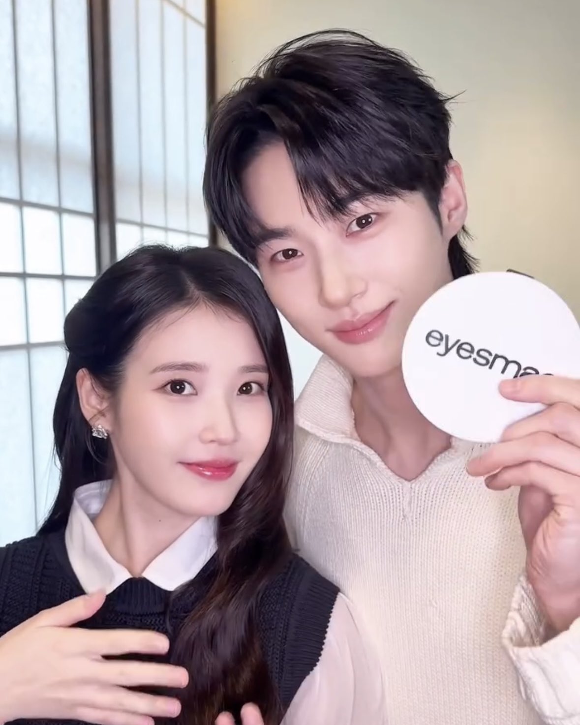 [잡담] 대군부인) 대군부인 아이유 변우석.. 처음엔 몰랐는데 붙여놓으니까 진짜 닮지 않았어? | 인스티즈