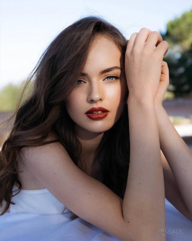세상에서 가장 예쁜소녀로 선정된 모델 근황.jpg | 인스티즈