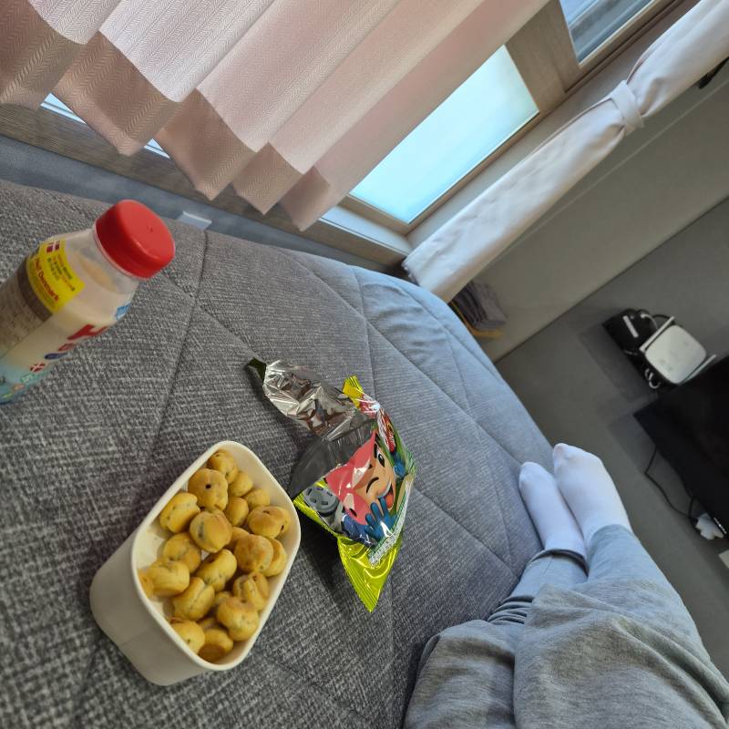 [잡담] 저번달 여행 사진 정리하는데 진짜 지쳐보인다 | 인스티즈