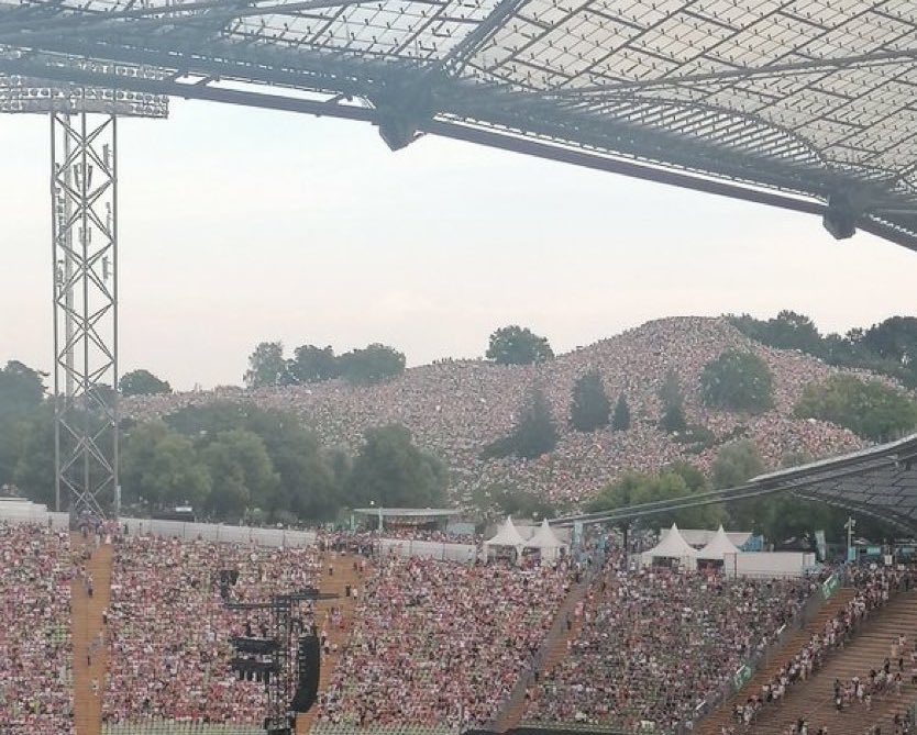 [정보/소식] 방탄소년단이 테일러 스위프트 엮어서 기사 내는 게 추한 이유 | 인스티즈