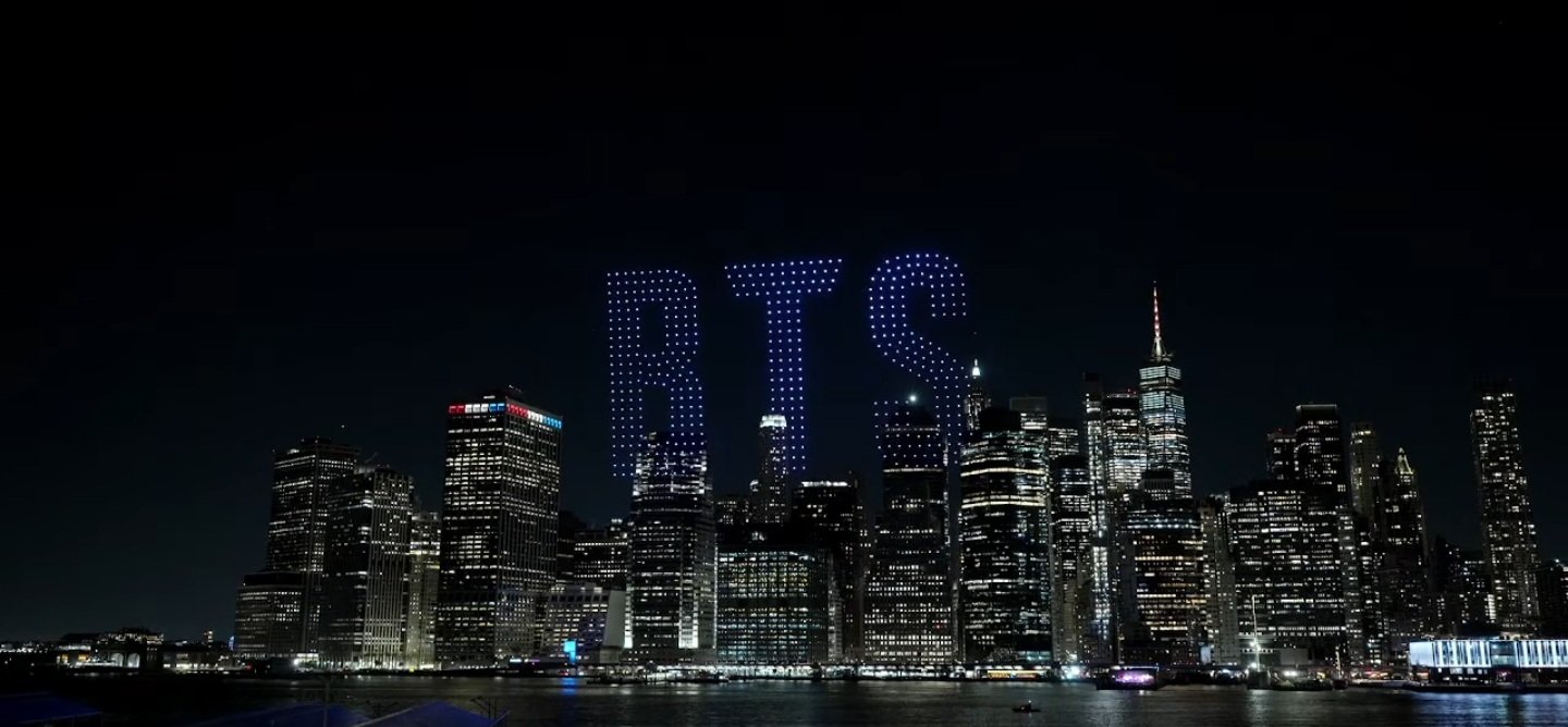 [잡담] BTS 컴백한다고 뉴욕에서 컴백 축하 드론쇼 하는중이래 | 인스티즈