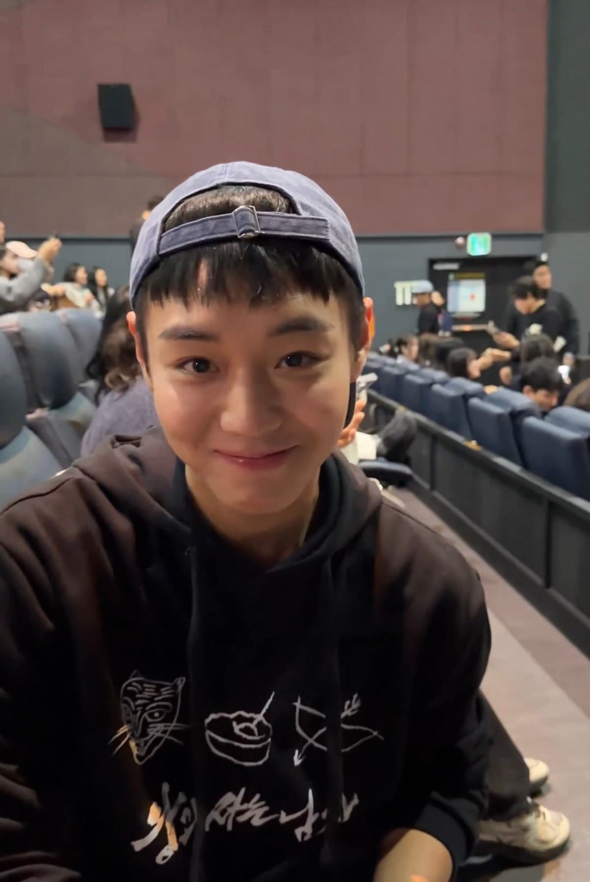 [잡담] 아 무인 캡모자 박지훈보고 입덕한 사람들 한 트럭일듯 | 인스티즈