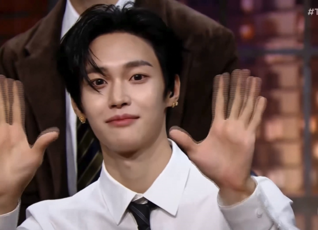 [잡담] 원빈 이런 스타일링 처음 아닌가? | 인스티즈