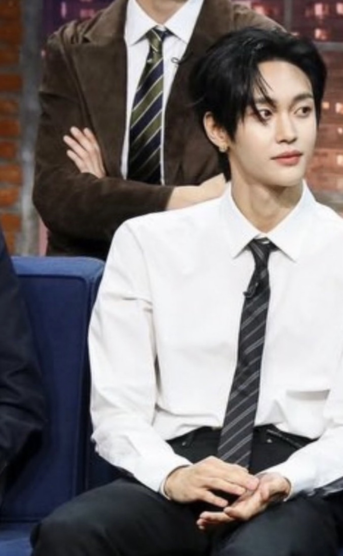 [잡담] 원빈 이런 스타일링 처음 아닌가? | 인스티즈