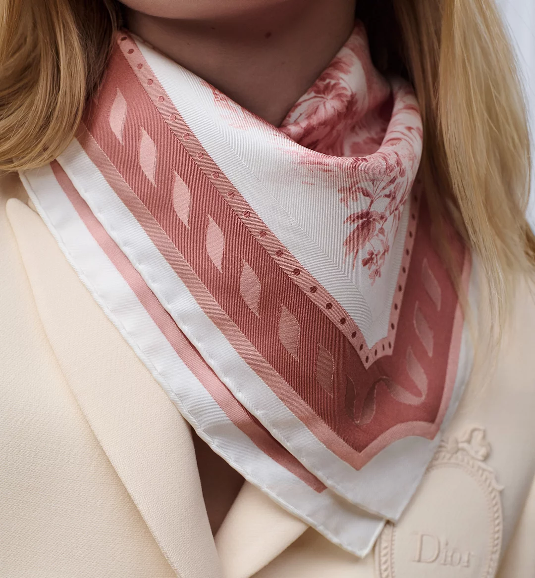 현재 감다살이라는 디올 신상 스카프..JPG | 인스티즈