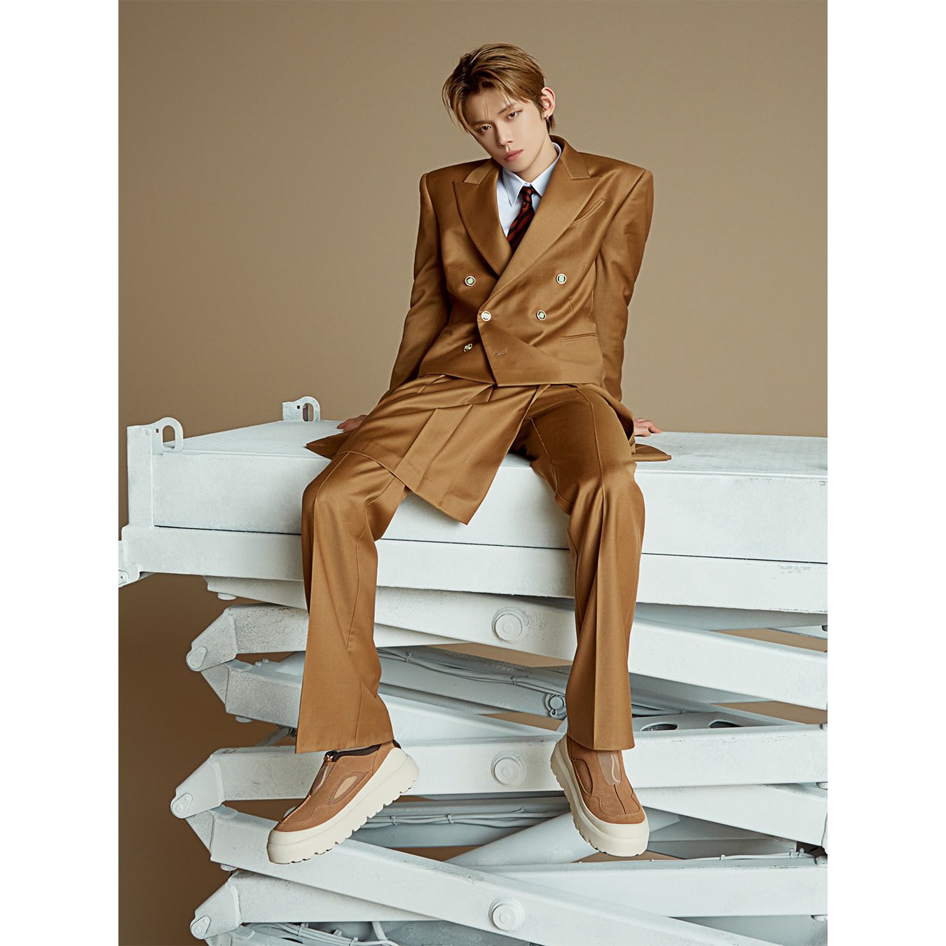 [잡담] 연준 어그 화보 보는데 다리가 진짜 너무길어 | 인스티즈