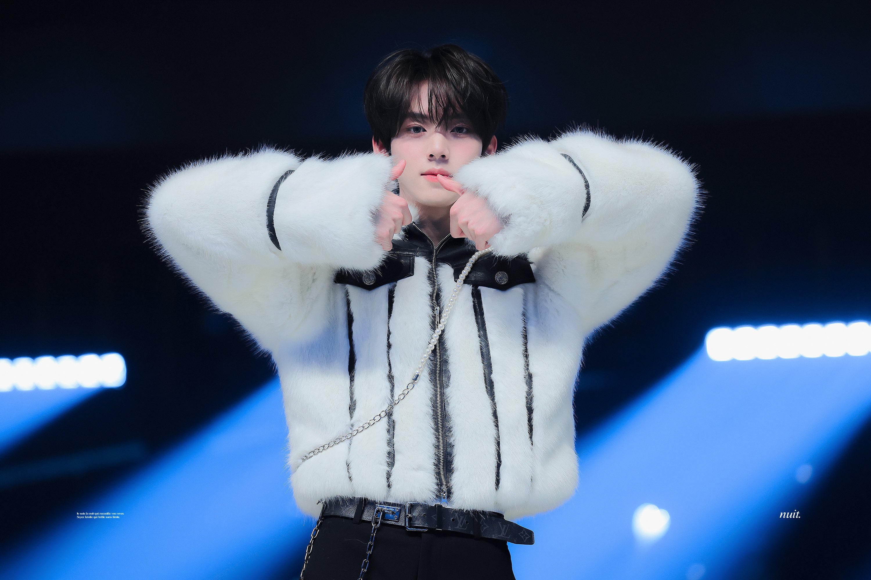 [잡담] 한유진 생일이라고 홈마분들 사진 푸는데 | 인스티즈