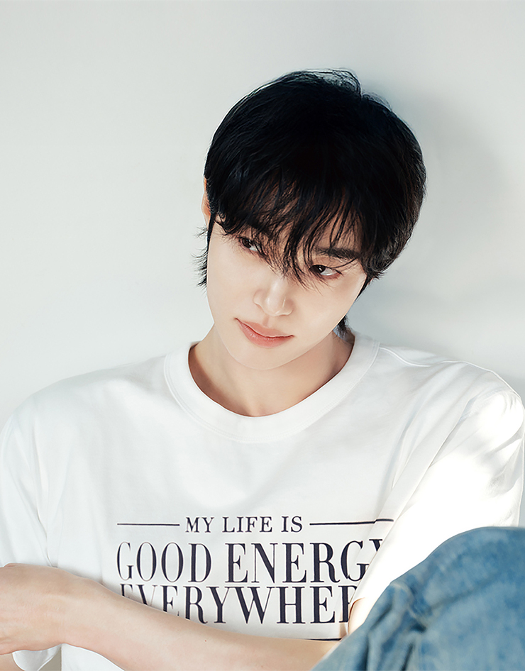 [잡담] 변우석) 변우석 × 지오다노 NEW 그래픽 반팔 티셔츠 화보 | 인스티즈