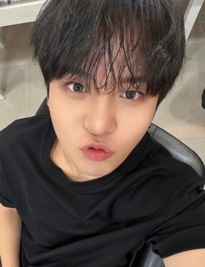 [잡담] 에이티즈 윤호랑 종호 비슷하게 생겼다는거 이해 못했는데 | 인스티즈