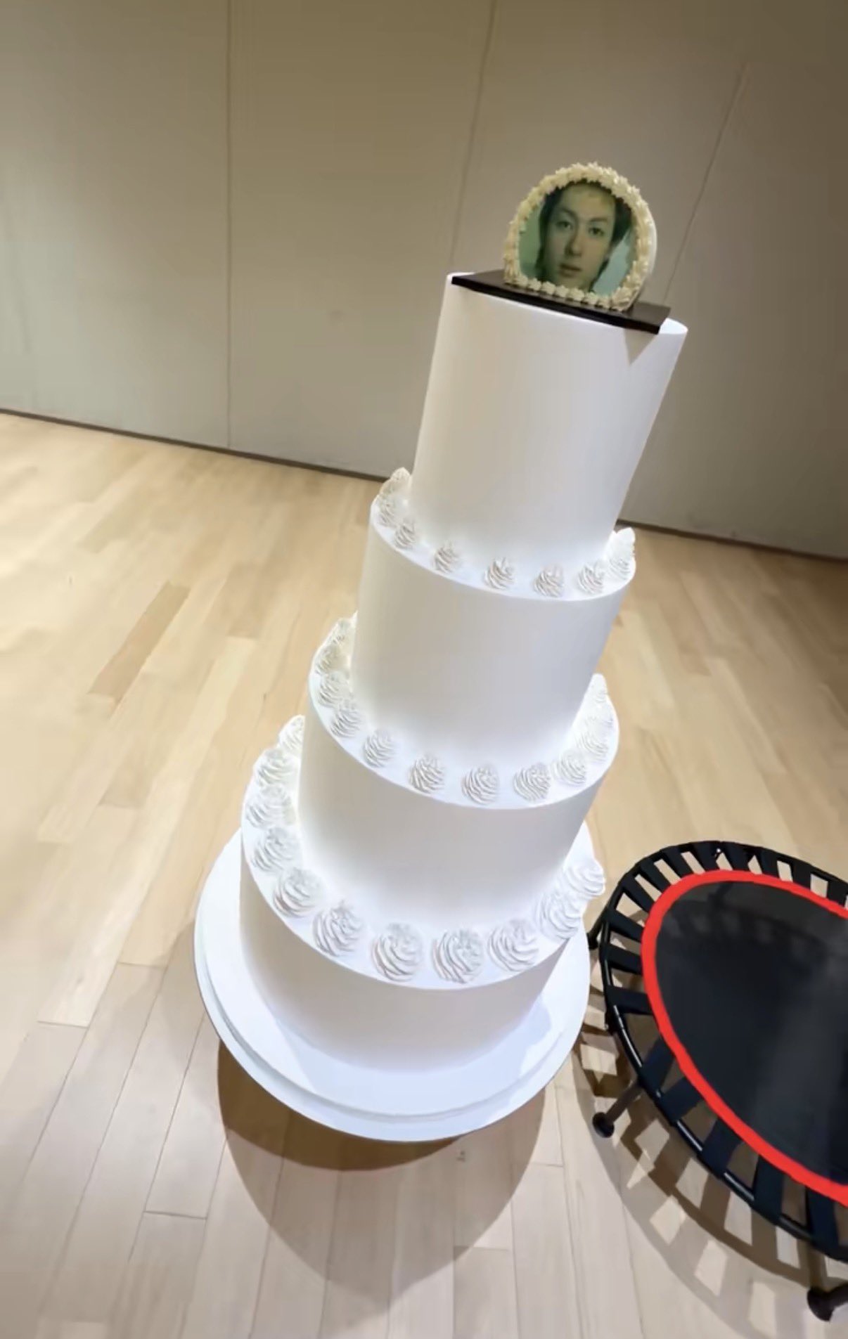 [잡담] 아 마틴 생일 케이크 개웃기네 | 인스티즈