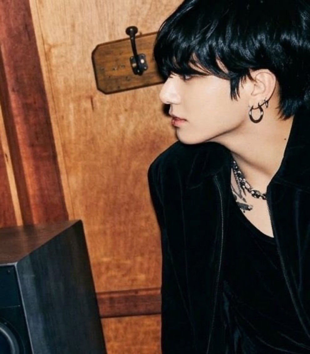 [잡담] 오늘 정국 라방 얼굴도 좋았는데 난 이거 옆태 미쳤더라 | 인스티즈