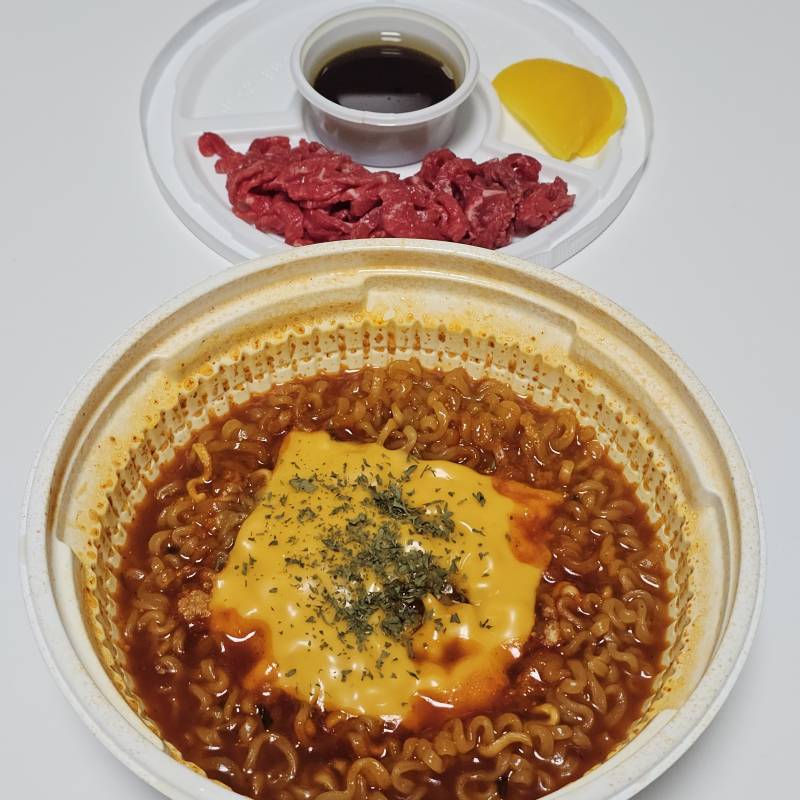 [잡담] 나의 개쩌는 왕뚜껑 라볶이 볼 사람!!!!!!!!!!!!! •̀o•́ | 인스티즈