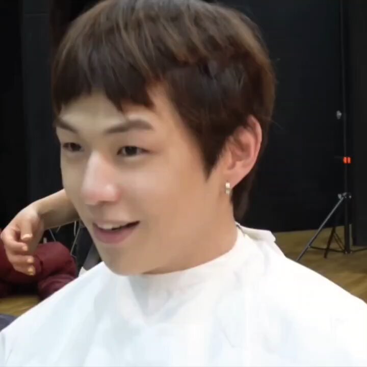 [잡담] 강다니엘 삭발 직전에 바보헤어컷 했는데 | 인스티즈