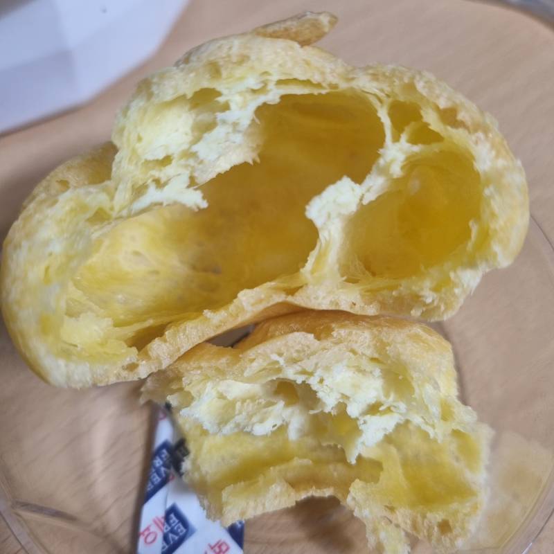[잡담] 나 편의점에서 슈 샀는데 안에 크림이 없어.... | 인스티즈