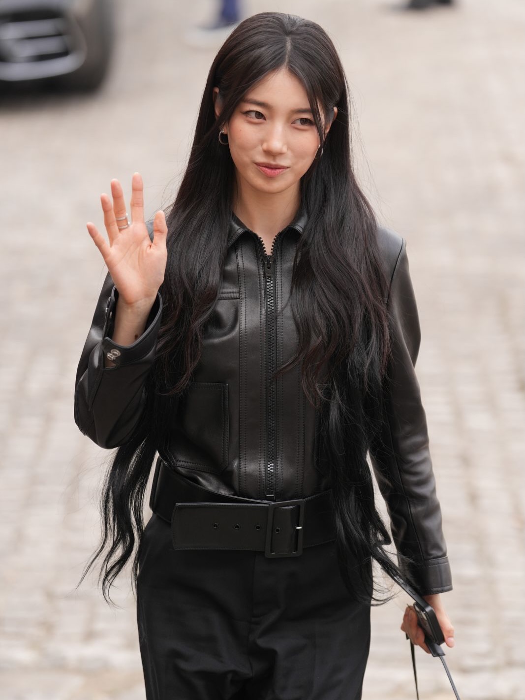 [잡담] 수지) 수지 x 셀린느 파리패션위크 Celine's Hiver 2026 Show 해외잡지사에 올라온 고화질 사진들 | 인스티즈