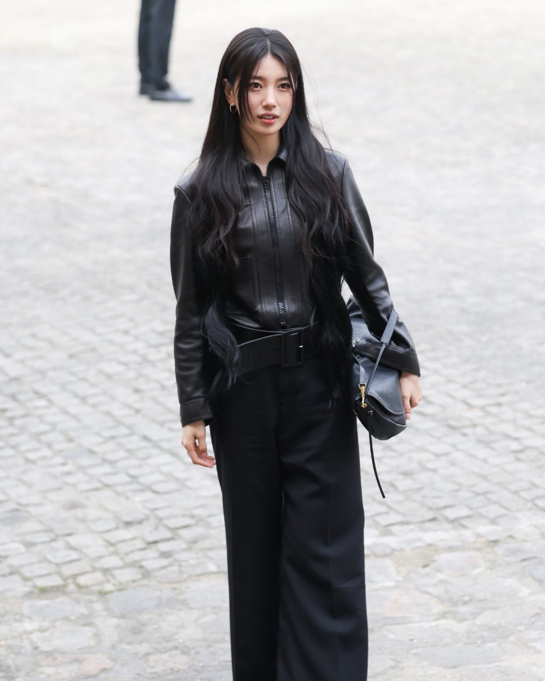 [잡담] 수지) 수지 x 셀린느 파리패션위크 Celine's Hiver 2026 Show 해외잡지사에 올라온 고화질 사진들 | 인스티즈