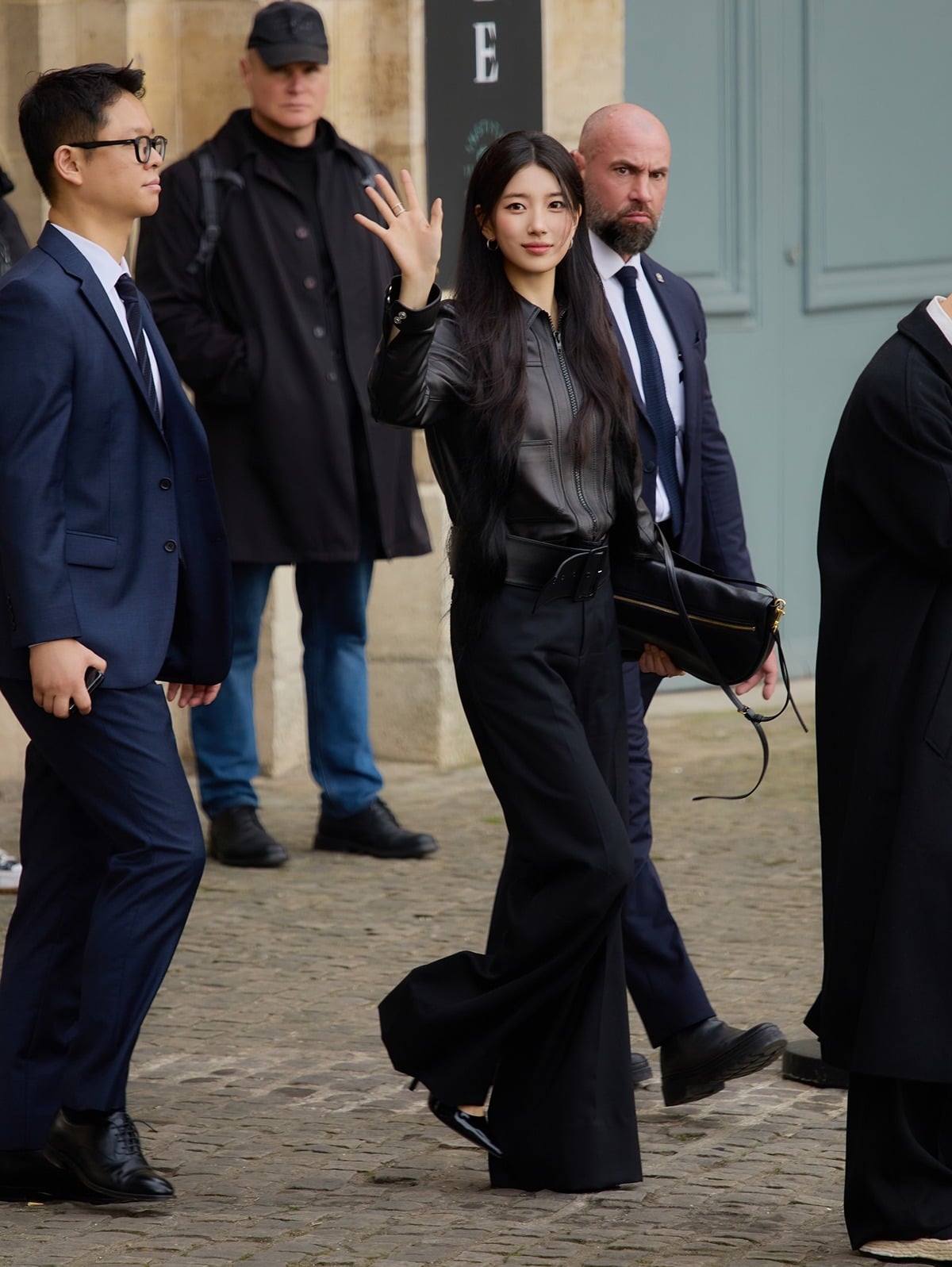 [잡담] 수지) 수지 x 셀린느 파리패션위크 Celine's Hiver 2026 Show 해외잡지사에 올라온 고화질 사진들 | 인스티즈