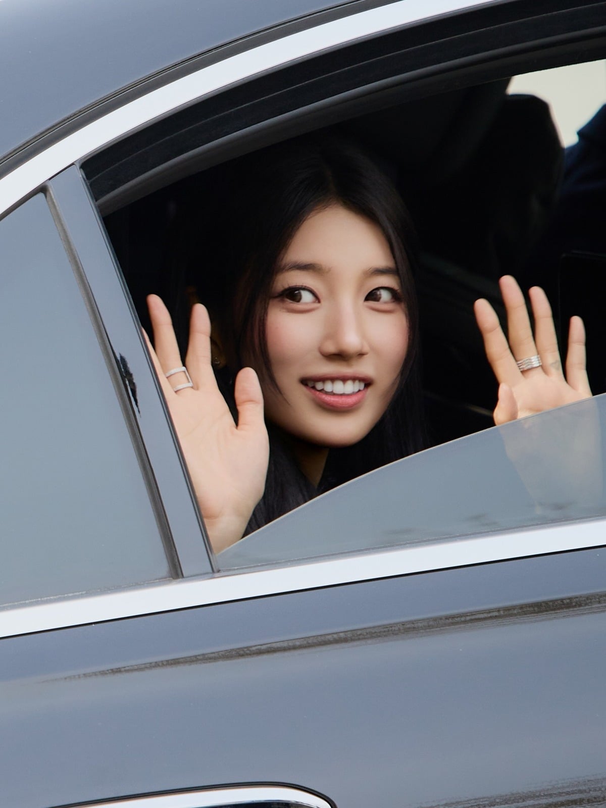 [잡담] 수지) 수지 x 셀린느 파리패션위크 Celine's Hiver 2026 Show 해외잡지사에 올라온 고화질 사진들 | 인스티즈