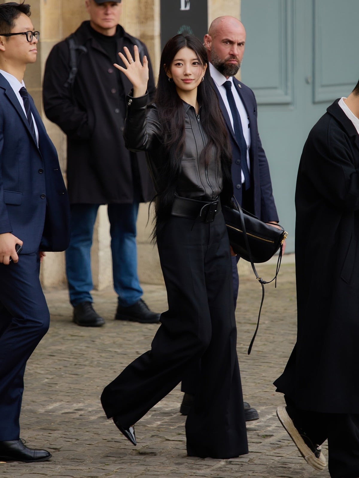 [잡담] 수지) 수지 x 셀린느 파리패션위크 Celine's Hiver 2026 Show 해외잡지사에 올라온 고화질 사진들 | 인스티즈