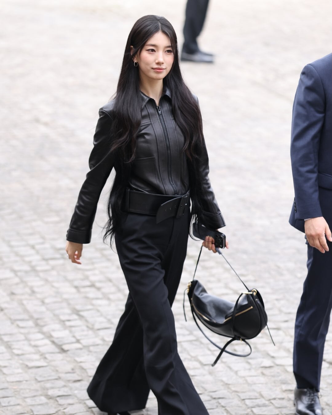 [잡담] 수지) 수지 x 셀린느 파리패션위크 Celine's Hiver 2026 Show 해외잡지사에 올라온 고화질 사진들 | 인스티즈