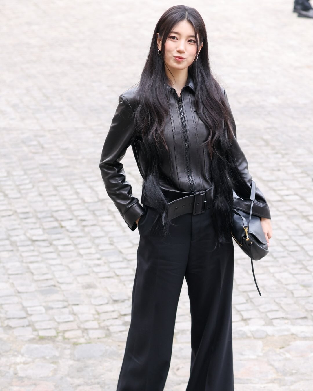 [잡담] 수지) 수지 x 셀린느 파리패션위크 Celine's Hiver 2026 Show 해외잡지사에 올라온 고화질 사진들 | 인스티즈