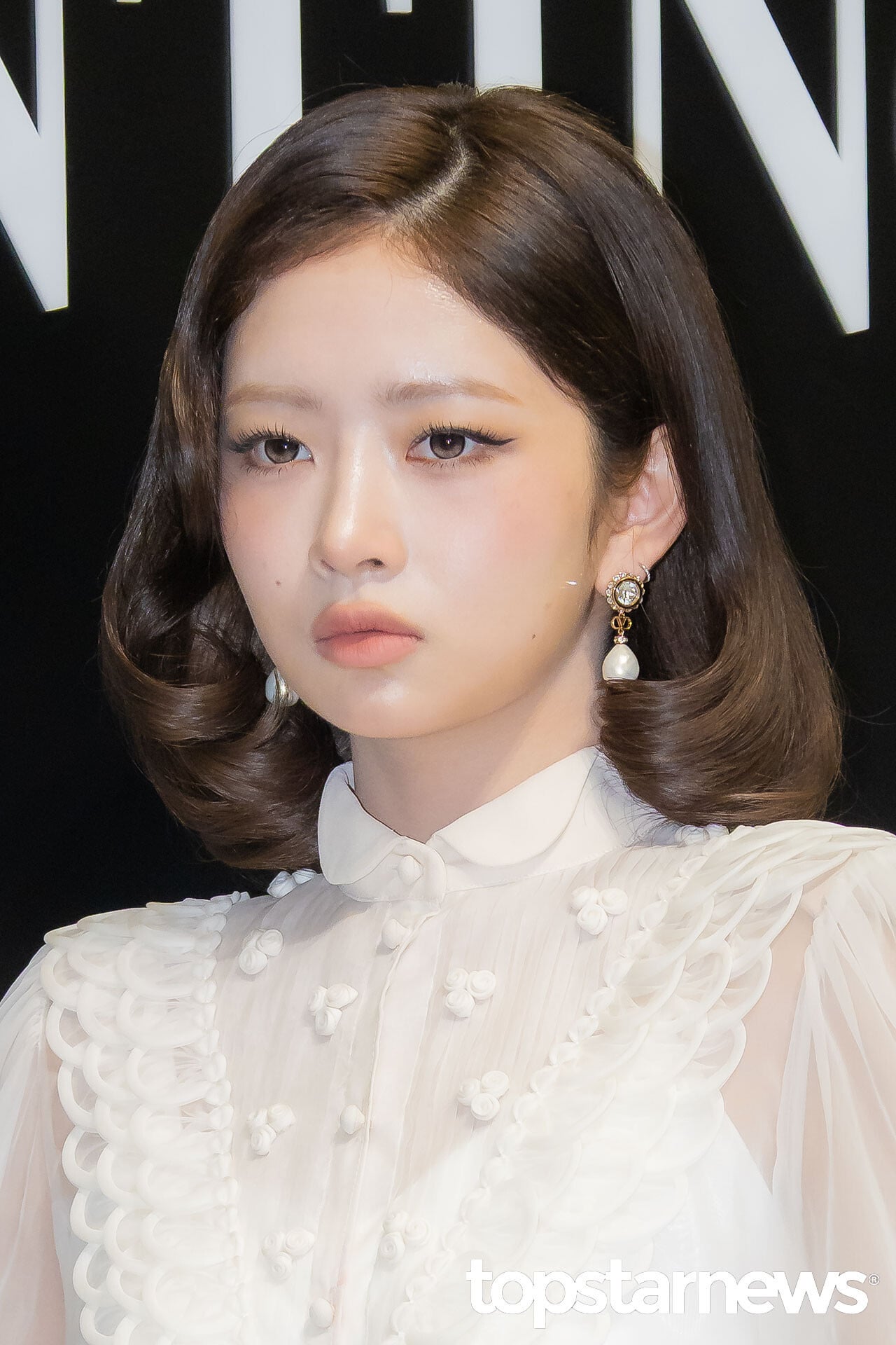 [잡담] 어제자 발렌티노 포토콜 참석한 아이브 리즈 레이 | 인스티즈