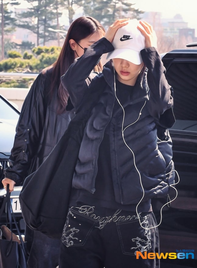 [잡담] 오늘 공항 출국한 에스파 기사사진 | 인스티즈