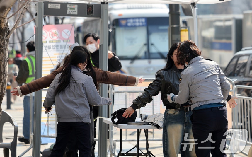 [정보/소식] 혼란 그 자체인 나라 상황 | 인스티즈