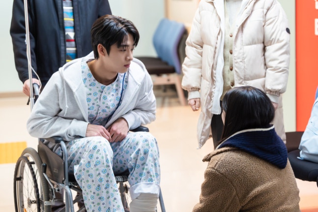 [정보/소식] 찬너계) '찬너계' 선우찬, 결국 실신→응급실행…송하란 걱정 어린 눈빛 | 인스티즈