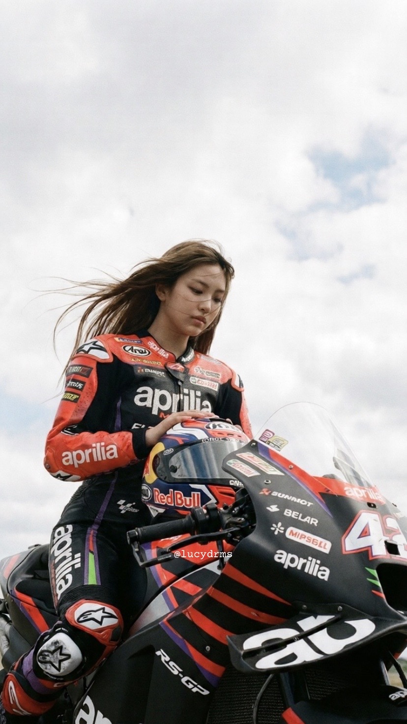 [잡담] 뉴진스 오토바이 합성인거 같은데 개쩐다 | 인스티즈