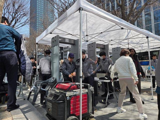 🚨현재 쏟아지고 있는 BTS 광화문 공연으로 인한 시민들 피해 상황.JPG | 인스티즈