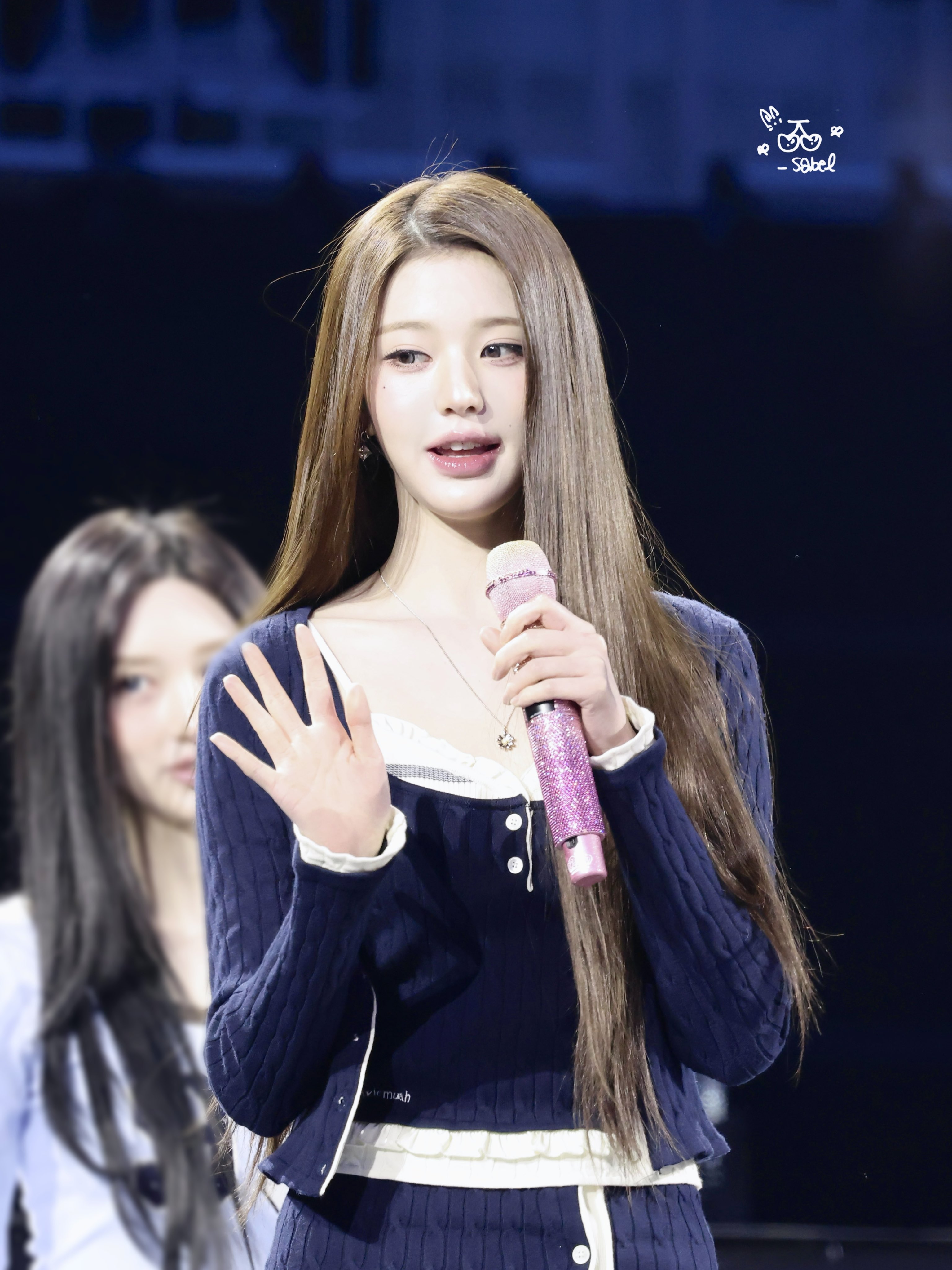 [잡담] 오늘자 장원영 콘서트 사첵 | 인스티즈